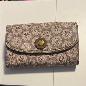 Women's Floral Pattern Fold-Over Wallet - Blush